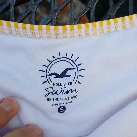 Hollister Bikini Bottom Double Knot Side EUC - Picture 3 of 5